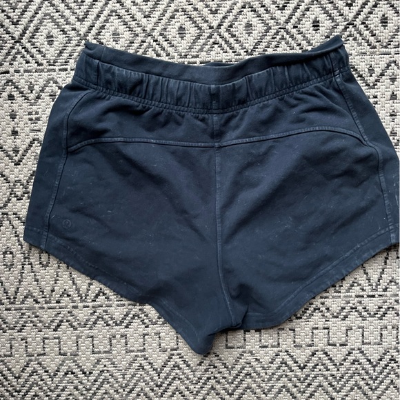 NAVY Inner Glow Short - Picture 2 of 5